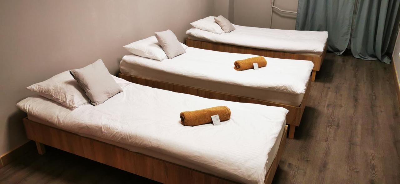 Hostel Powstaniec Wola - Private Rooms Warsaw Exterior photo