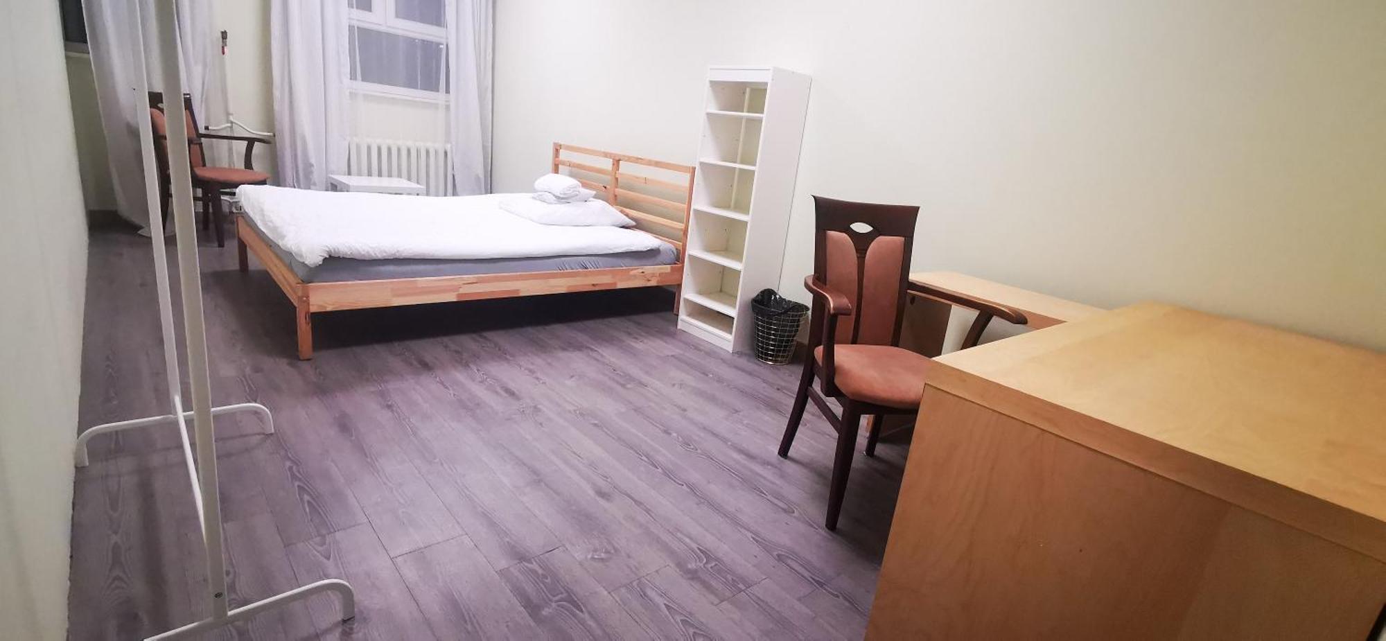 Hostel Powstaniec Wola - Private Rooms Warsaw Exterior photo