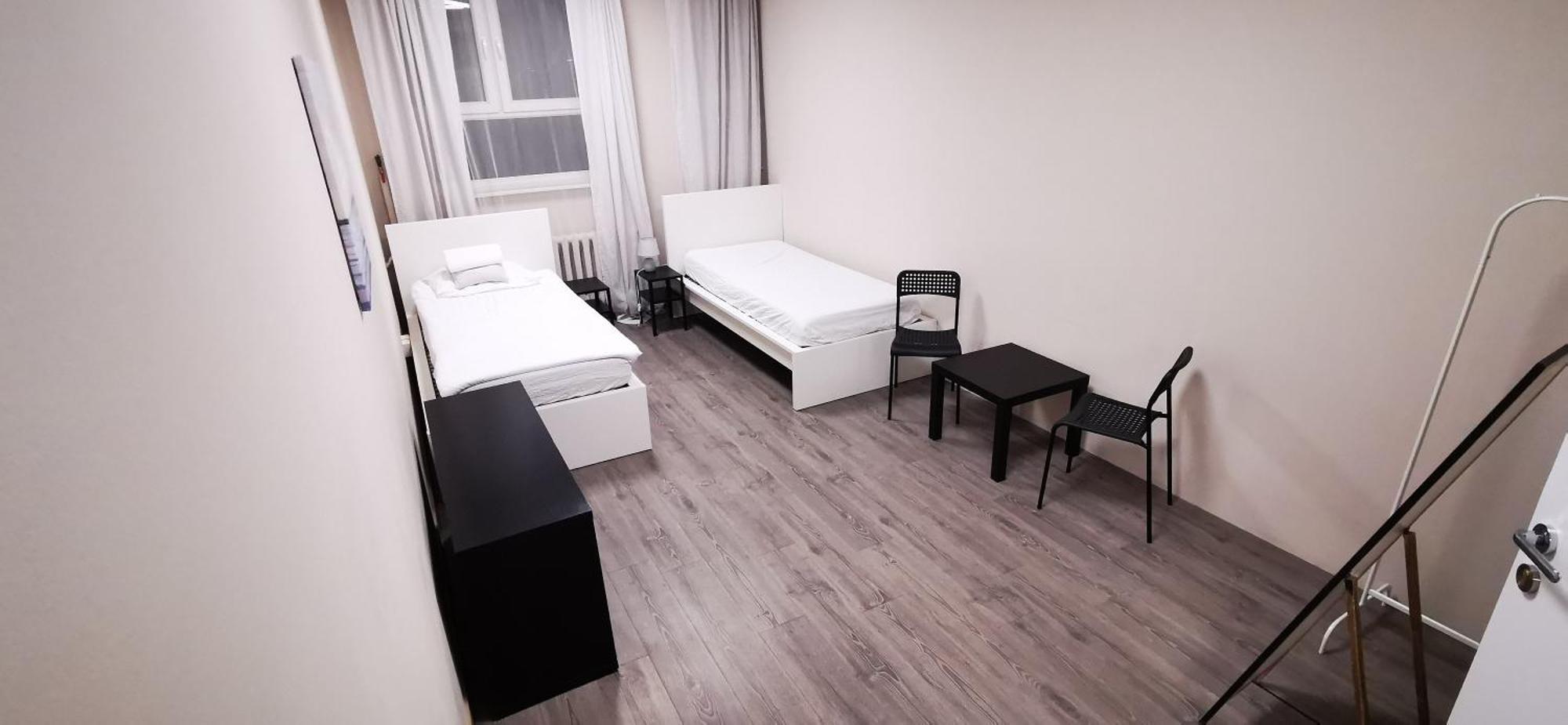 Hostel Powstaniec Wola - Private Rooms Warsaw Exterior photo