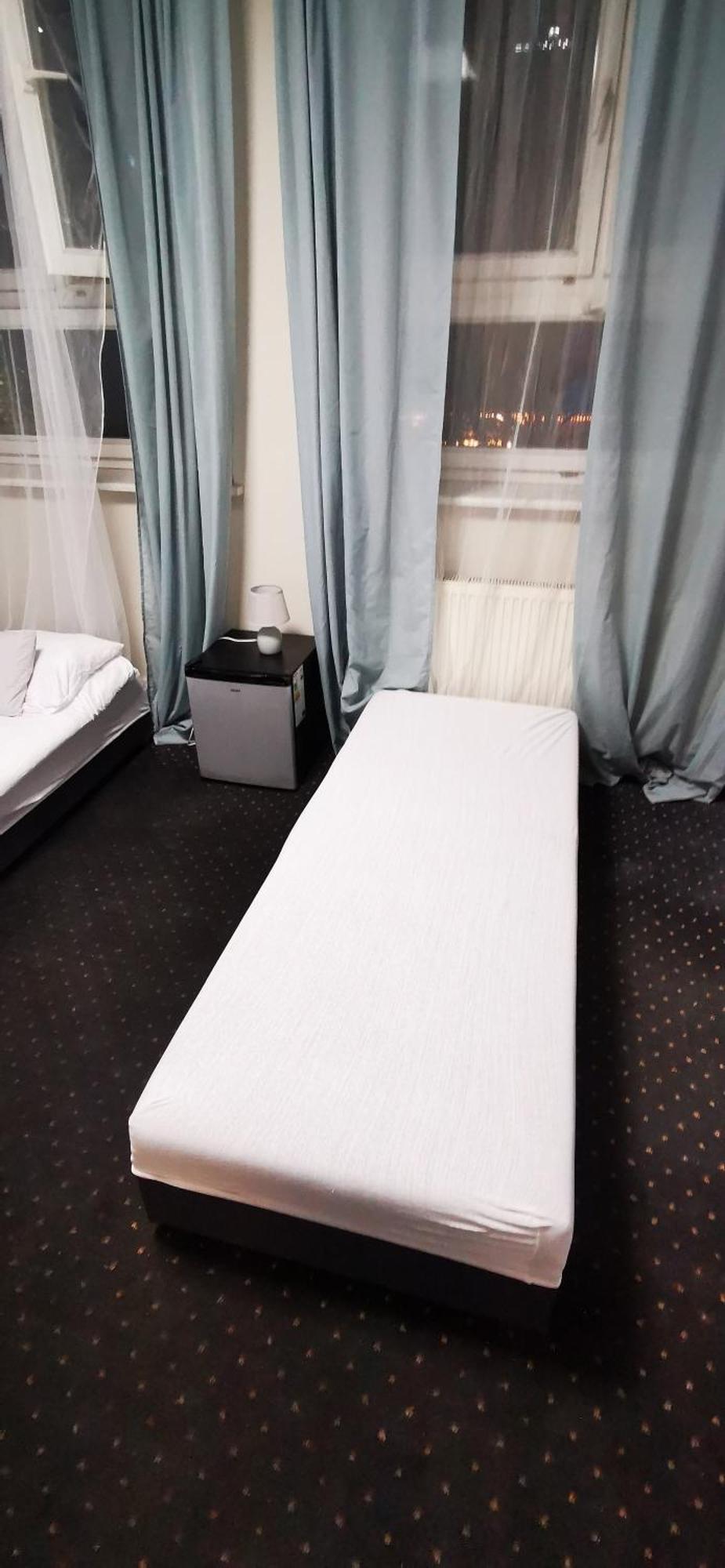 Hostel Powstaniec Wola - Private Rooms Warsaw Exterior photo
