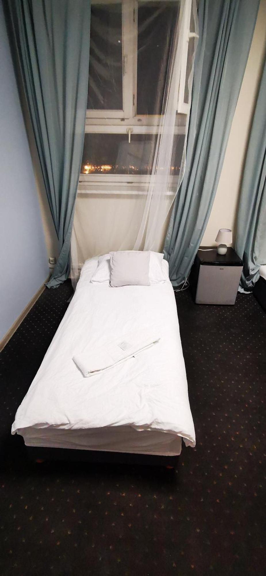 Hostel Powstaniec Wola - Private Rooms Warsaw Exterior photo